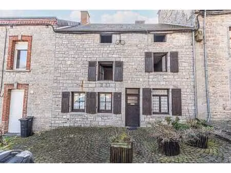 maison villageoise en pierres du pays