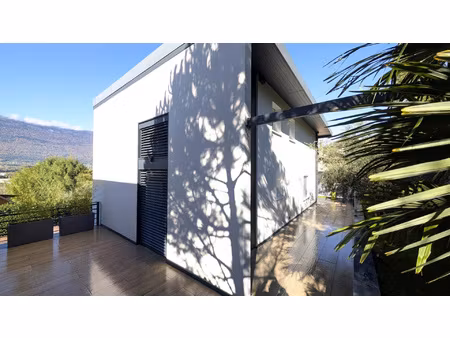 voglans  belle maison t5 avec garage et t3 indépendant