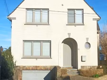 maison 3 ch. à sambreville  115 m²  jardin d'hiver