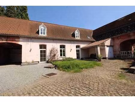 authentique fermette située dans cadre idyllique