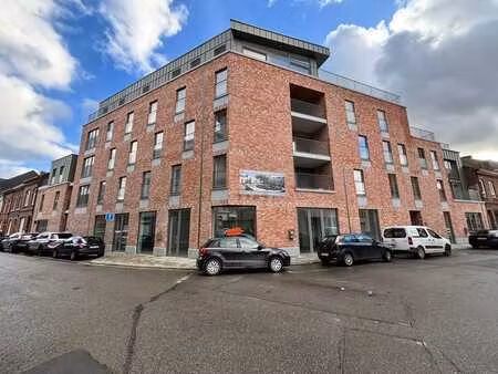 superbe penthouse 4 chambres avec grande terrasse + 2 box