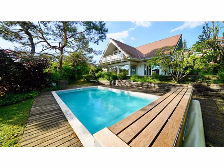 annecy le vieux - villa contemporaine 5 pièces avec piscine