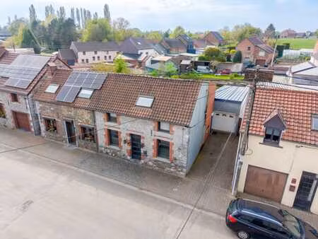 charmante maison avec jardin et garage/entrepôt 3 voitures