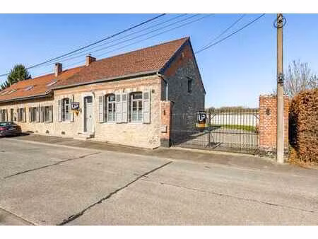 maison atypique en pierre