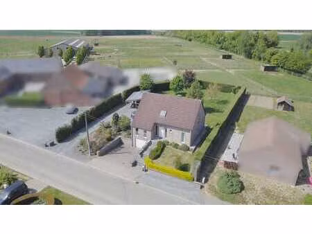 lumineuse et spacieuse villa!