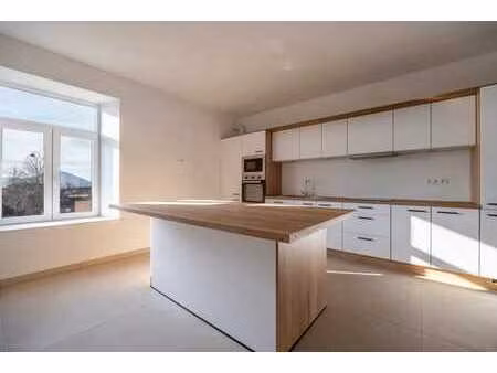 magnifique duplex haut-standing de 2 chambres avec jardin