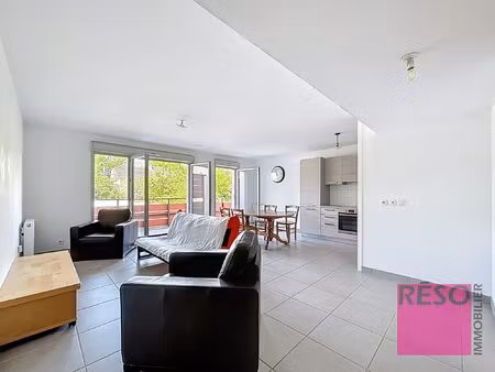 t3 lumineux proche commerces