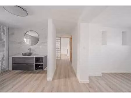 à vendre: penthouse rénové au centre de liège