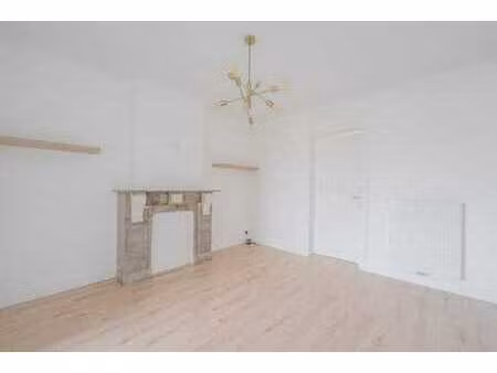 superbe appartement rénové - peb b à liège