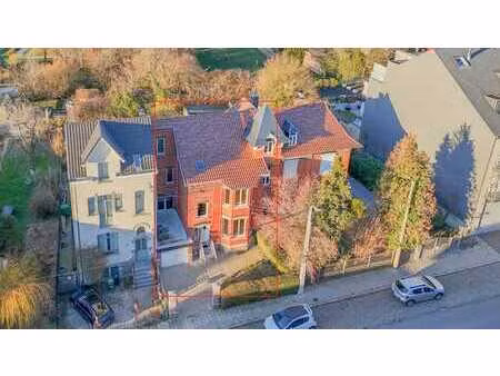 a vendre : grande maison 5ch + garage et jardin