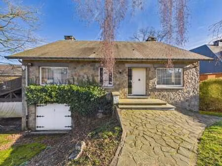 superbe villa   idéalement située à polleur