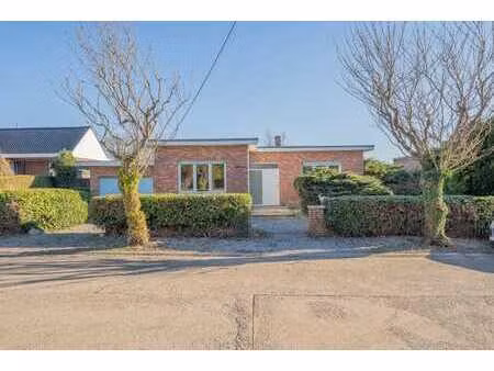 bungalow 4 facades 2ch dans un cadre rural