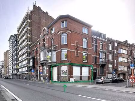 bel appartement entièrement rénové  1 ch.  terrasse