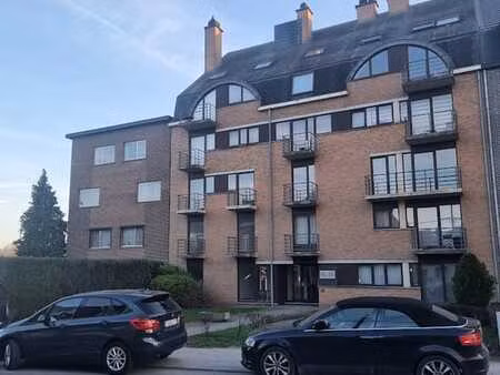 la louvière face clinique tivoli  appt 2 chbre et grd garage