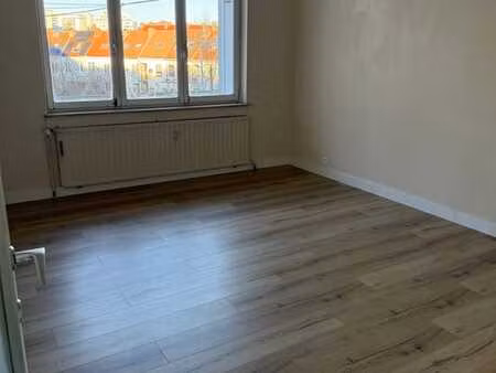 appartement 2 chambres à schaerbeek  lumineux