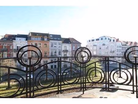 appartement 100m² - 1 ch – 1 sdd - 2 terrasses