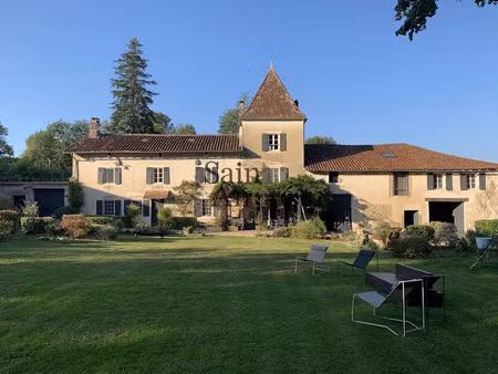 vente propriété 7 pièces 300 m² à roussines (16310)  685 000 €