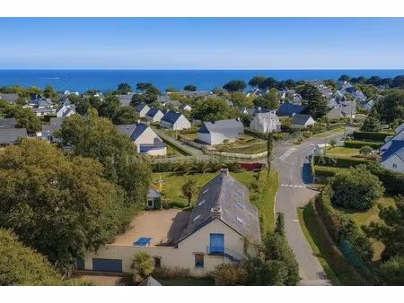maison à quelques pas de la mer  vue mer discrète mais bien réelle + appartement...