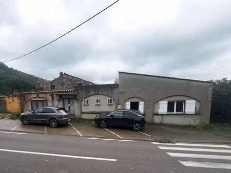 local commercial 300m2 avec possibilité d'agrandissement- proche d'ajaccio