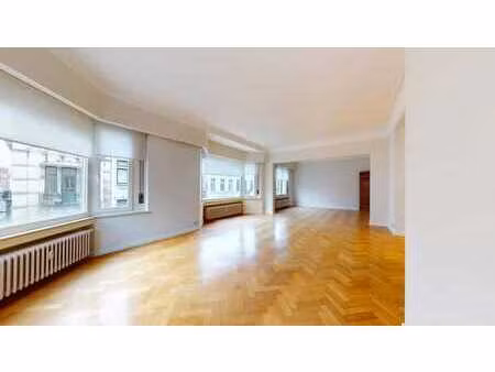 ixelles – spacieux appartement 3 ch + bureau