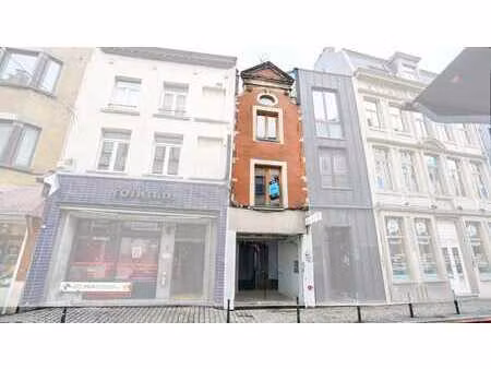 charmante maison de ville avec rez-de-chaussée commercial