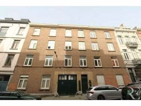 flagey – magnifique studio rdc arrière rénové !