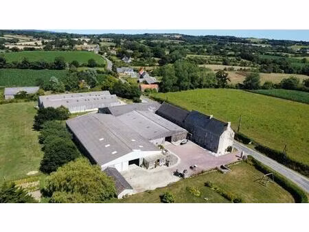 maison - dependances et terres