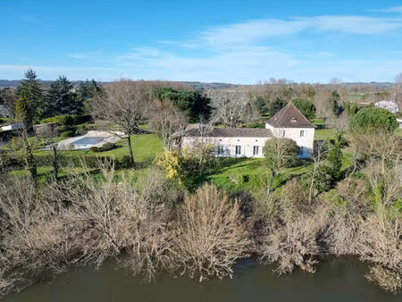propriété d'exception en bord de dordogne