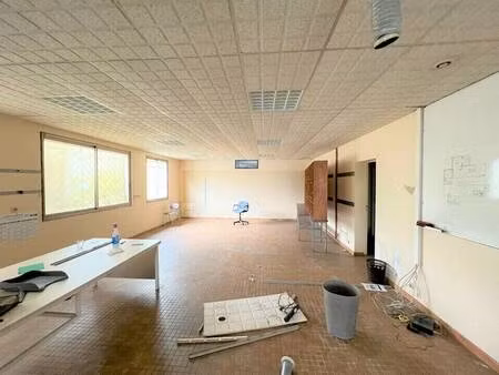 local d'activités à vendre