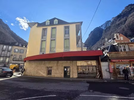 vente commerce 9 pièces 355 m² cauterets (65110)