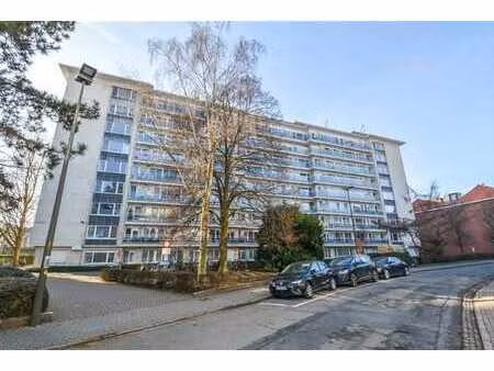 appartement de 2 chambres à coucher avec terrasse dans le ce