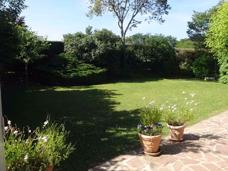 location de maison 3 chambres avec grand jardin à buc