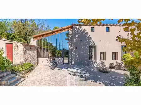propriété avec piscine bagnols-en-forêt (83)