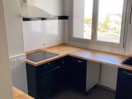 t3 de 66 m2 avec salon / salle à manger