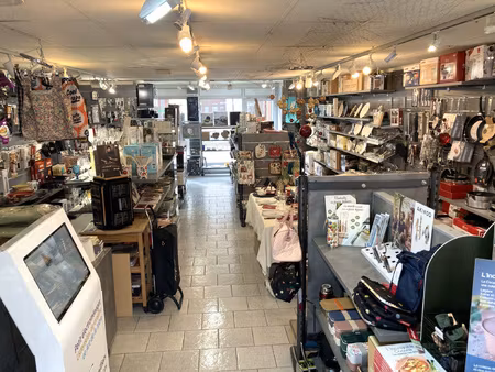faverges-seythenex - mur à vendre avec box