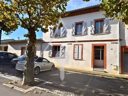 immeuble de rapport à mauzac — 8 lots loués  465 m² au cœur du village  6 % brut
