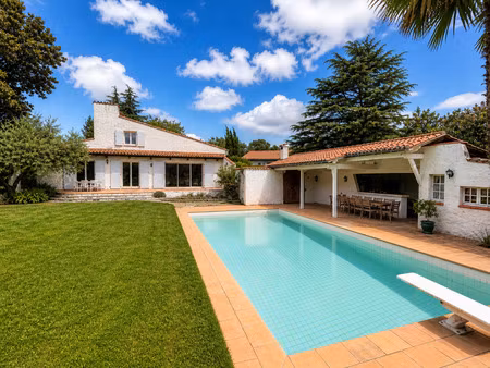 exclusivité - maison d'architecte rénovée - 6 pièces - 182
