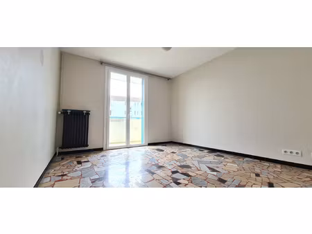 toulouse  faubourg bonnefoy  t3 avec 2 balcons