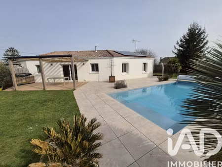 vente maison 7 pièces 152 m² saint-christophe-sur-roc (79220)