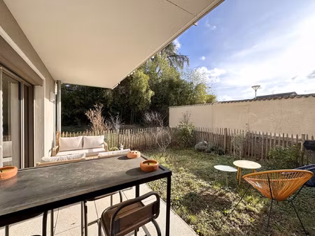 beau t3 avec jardin en plein centre et dans residence de sta