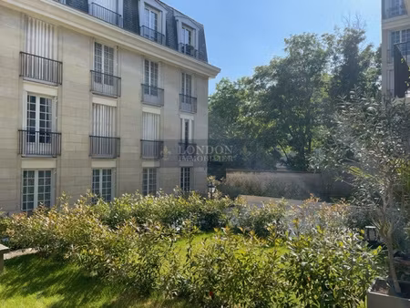 versailles- face au ' domaine de mme elisabeth ' proche gare