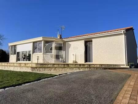 vente maison 5 pièces 135 m² moncoutant (79320)