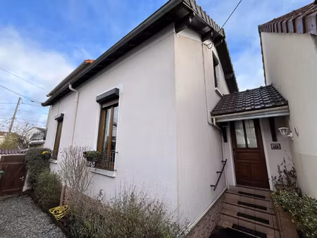 belle maison dans le quartier de l'église !