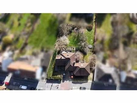 2 maisons unifamiliales !