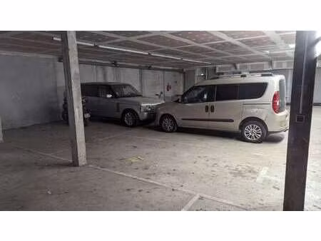 vente garage et parking à nantes (44000) : à vendre / nantes