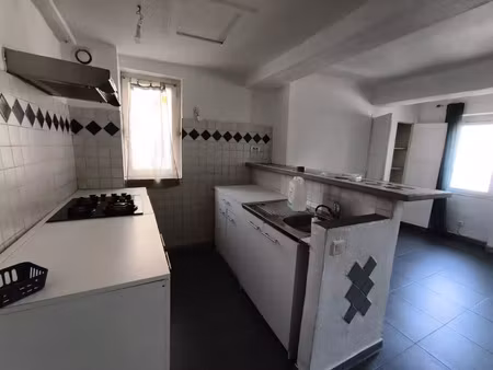 vente immeuble 210 m² gonfaron (83590)