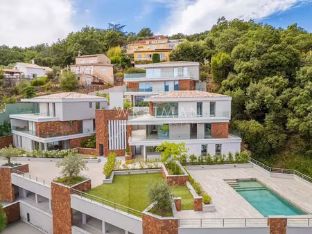 vente appartement à les adrets-de-l'esterel (83600)  745 000 €