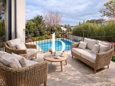 un village avec commerces recherché d'uzès