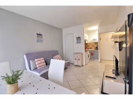 a deux pas du centre ville appartement t2 au calme avec vue