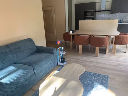 f3 dans résidence avec piscine  tennis  gardiens et espaces